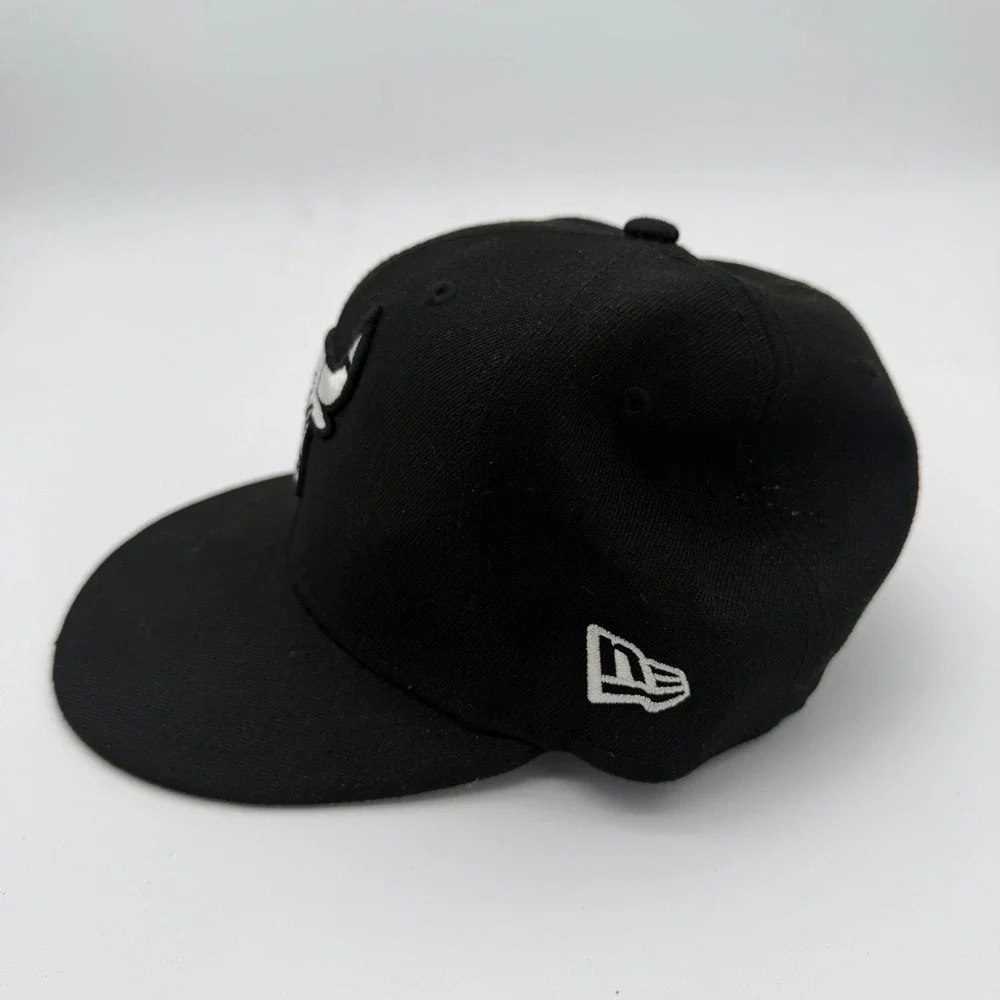 New Era 9FIFTY Chicago Bulls Snapback Hat Youth Black White NBA Flat Brim Cap